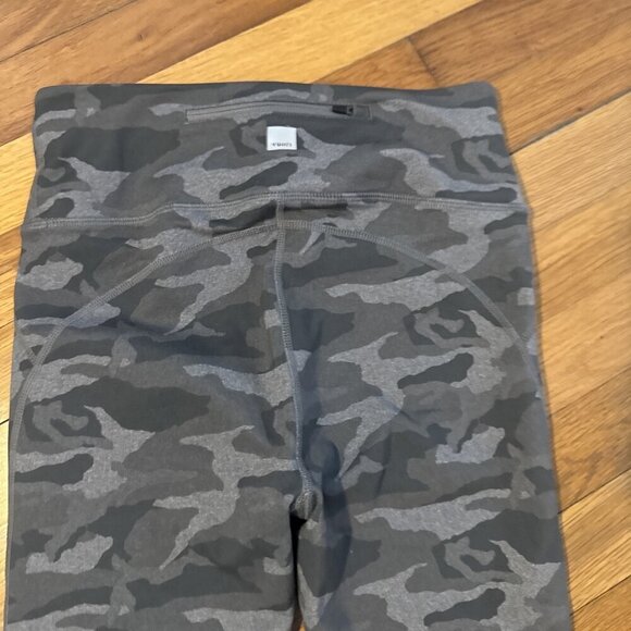 Vuori Legging Women's Camo Oregano Camo Workout Activewear Gym Sze S - Picture 4 of 4